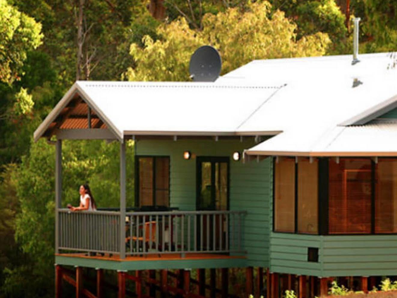 Rainbow Trail Chalets Pemberton Ngoại thất bức ảnh